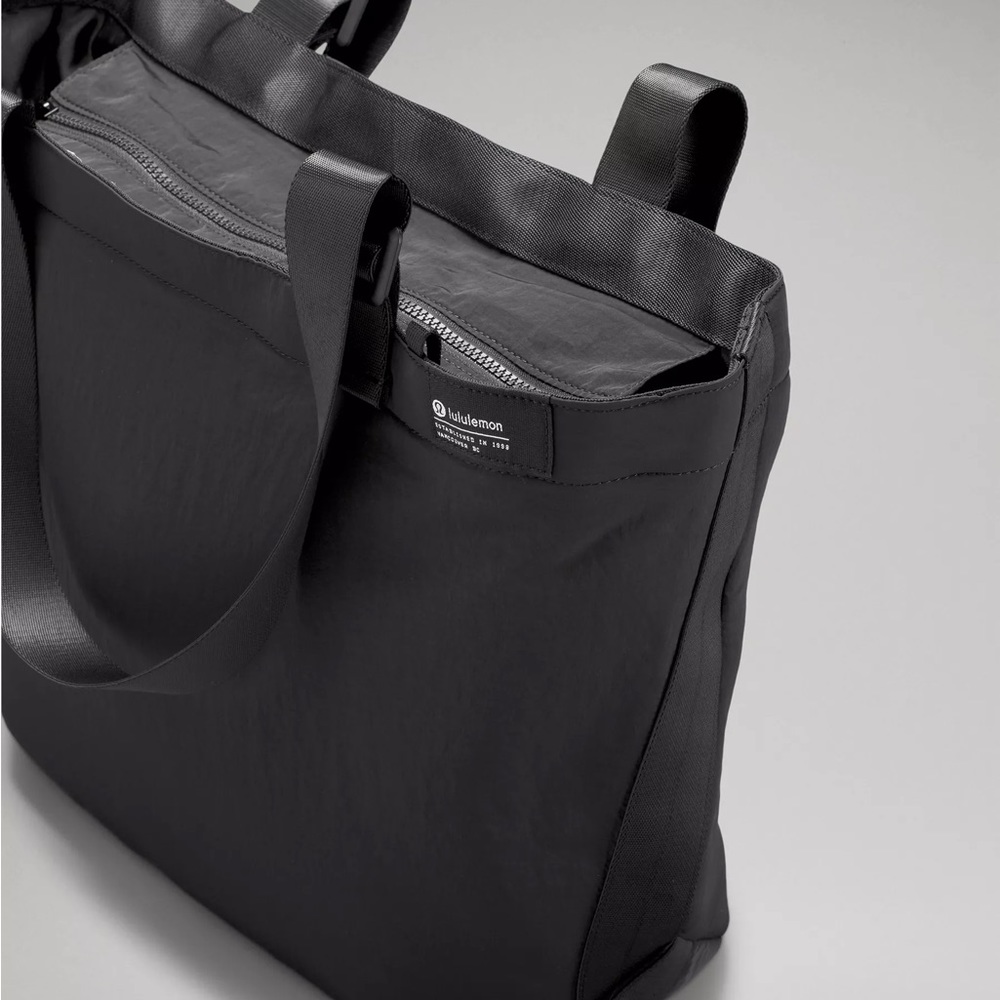 Lululemon Clean Lines Tote